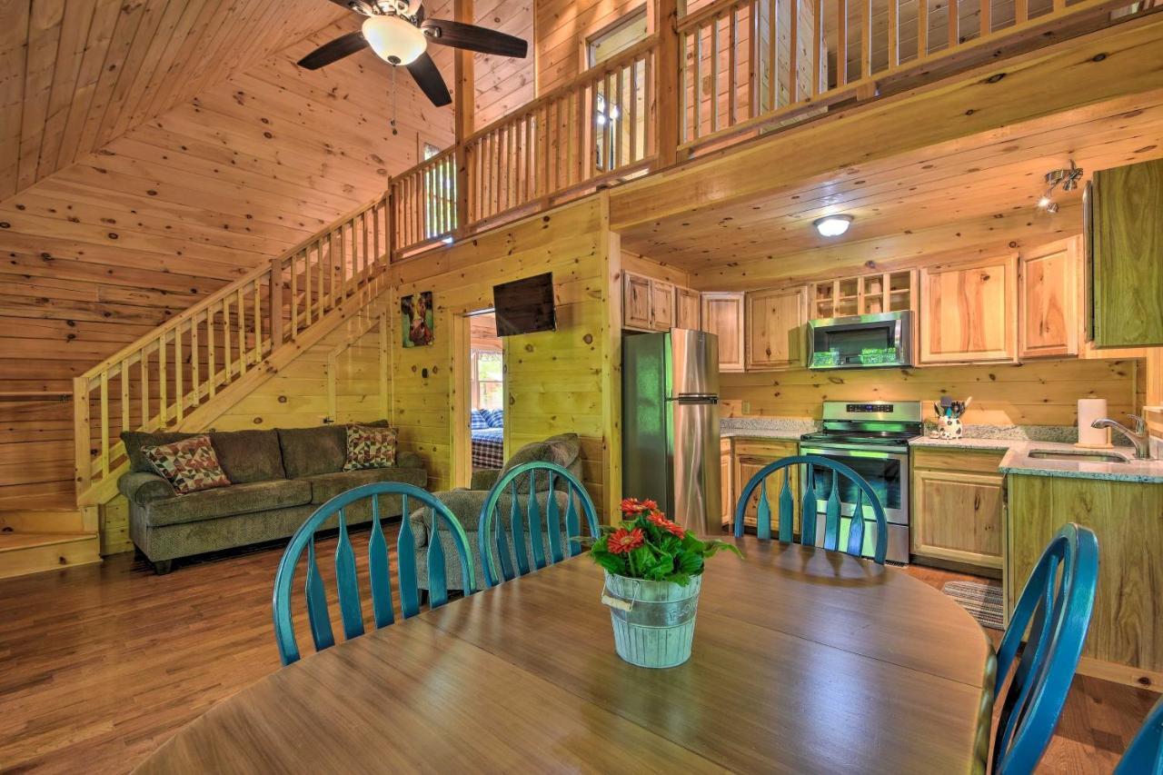 Murphy Cabin With Spacious Deck And Forest Views! Exteriör bild