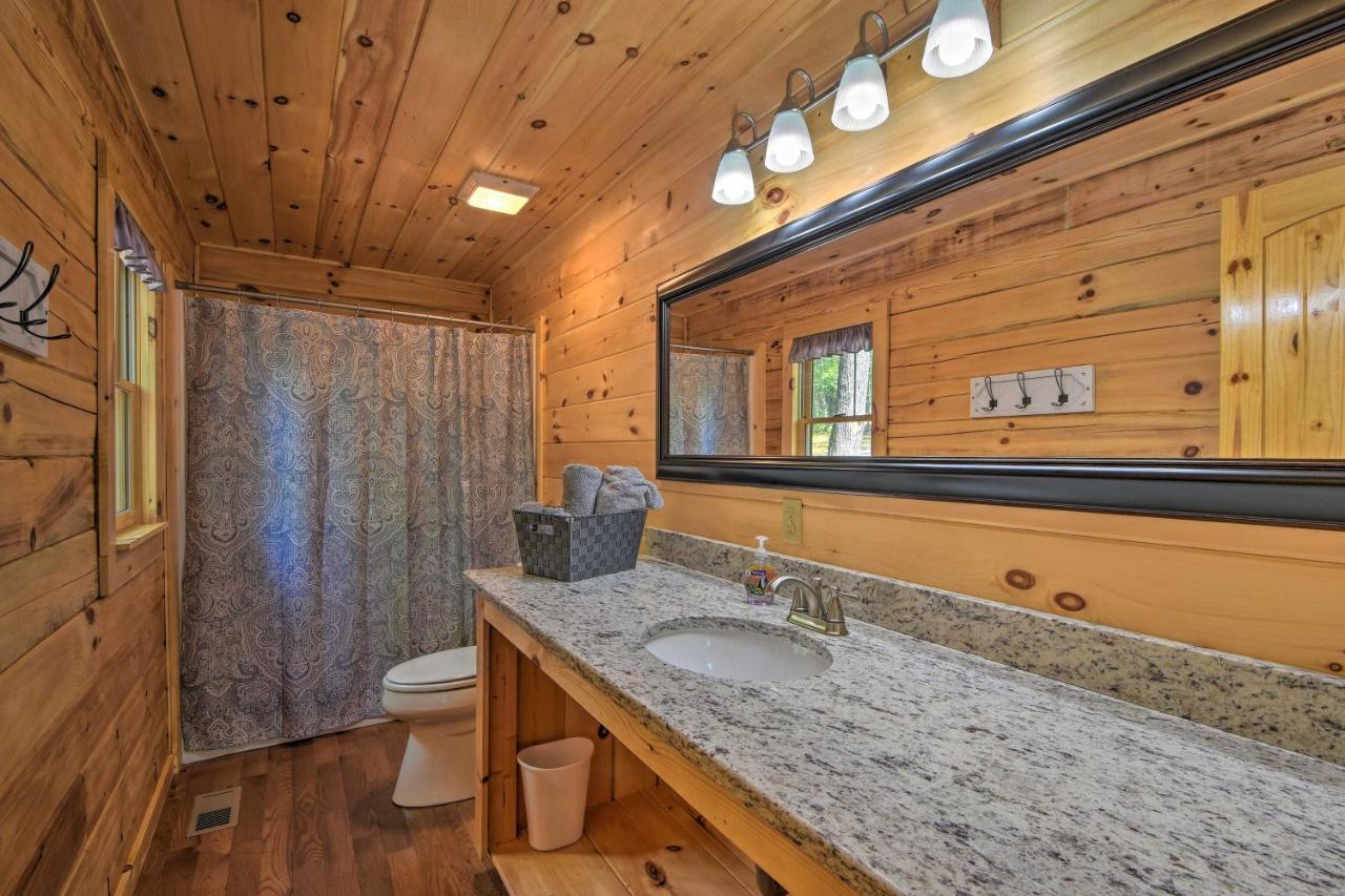 Murphy Cabin With Spacious Deck And Forest Views! Exteriör bild