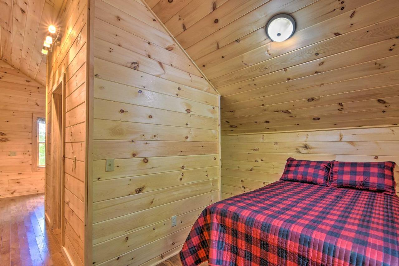 Murphy Cabin With Spacious Deck And Forest Views! Exteriör bild